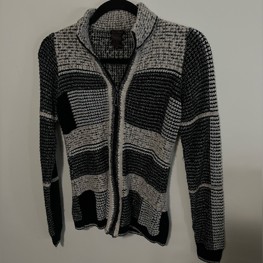 Vintage metallic zip up sweater 🤍